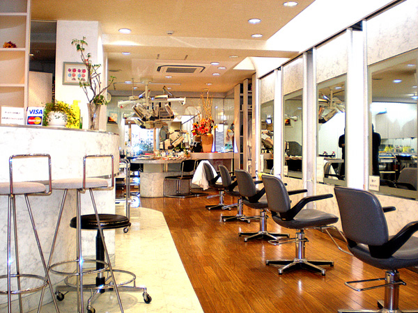 大宮西口店の内装